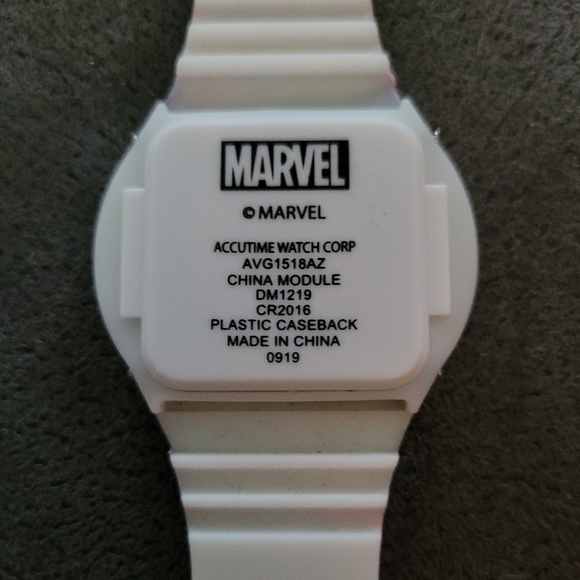 Marvel Avengers Kids LCD Watch. - Picture 5 of 5